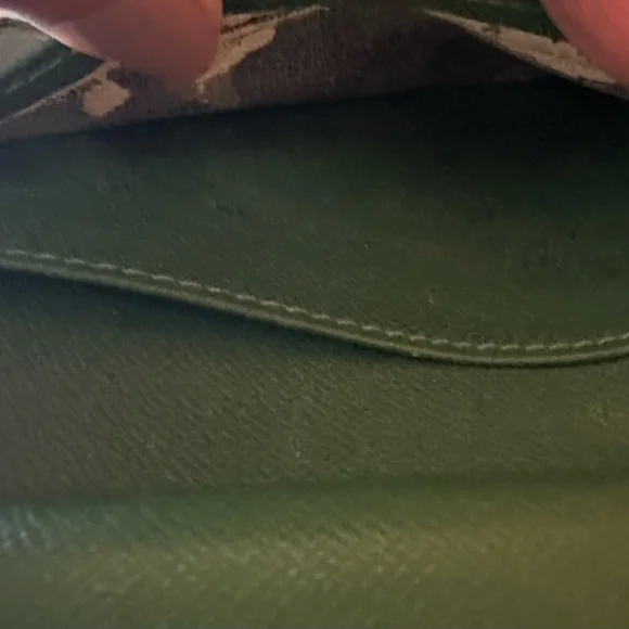 Louis Vuitton Green Textured Wallet - Picture 11 of 11